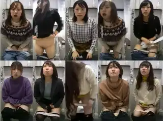 Nude Pussy 美少女Cちゃんの排便姿, トイレ空撮【3人連 Japanese Voyeur