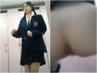 Girls on the Toilet 負け犬が女子高生トイレで撮影した写真が新たに流出❤️ 長年憧れていたJK制服姿の女の子のアソコには、毛が…