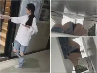 Hidden Camera 夜間学校で私の前に座っていた、ダメージジーンズを履いた美女。授業の後、彼女の後を追って女子トイレに入り、用を足してい…